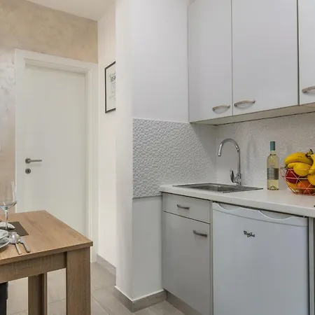 Stephany Apartment