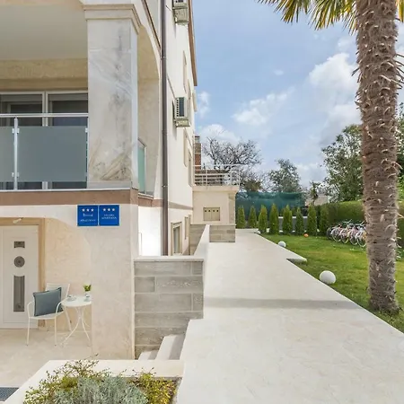 Stephany Apartment *